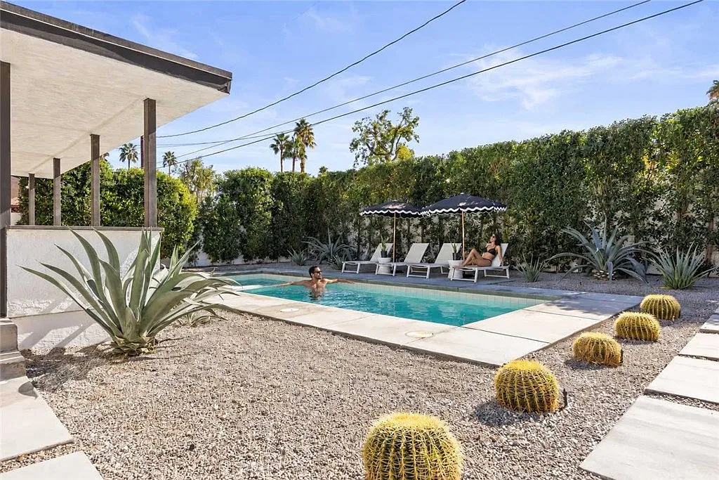 3 bed, 1200 sqft, $3,999 — Photo 2