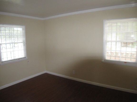 3rd image of 3200 Daisy Ave
