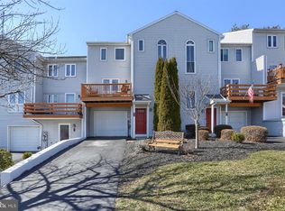 1737 Creek Vista Dr, New Cumberland, PA 17070