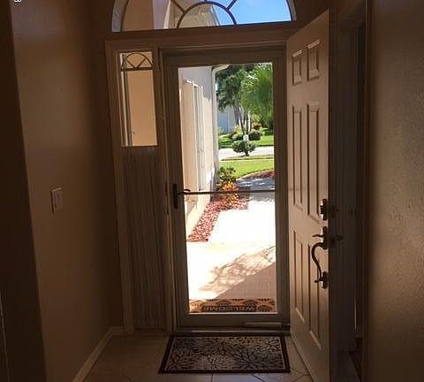 3rd image of 812 Suntree Woods Dr