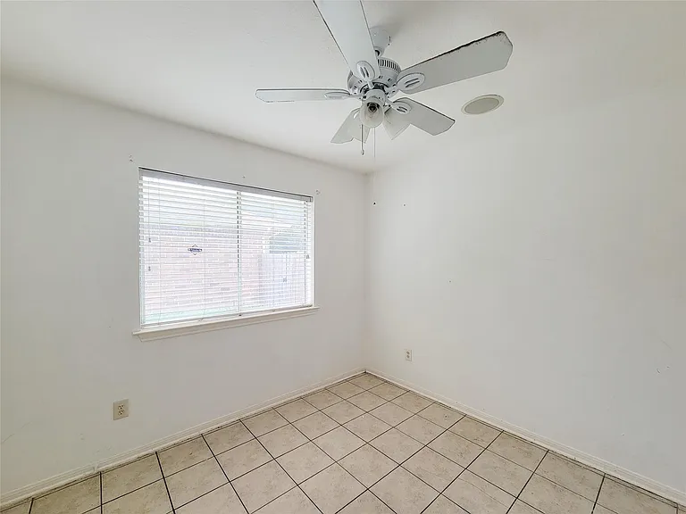 16006 Hiram Clarke Rd — Photo 17