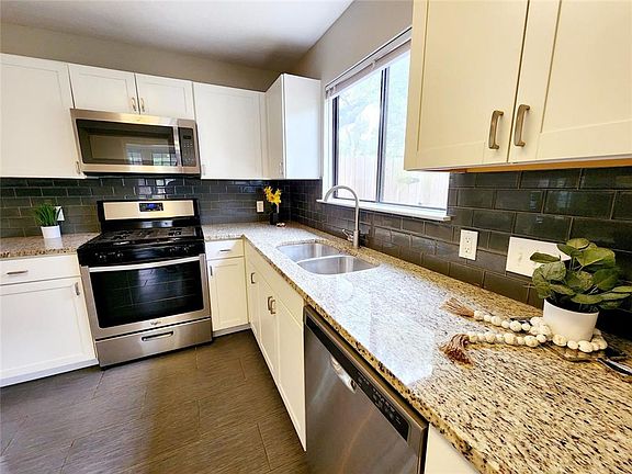 5th image of 1507 River Oak Dr
