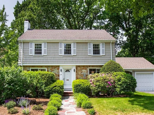 145 Bellingham Rd, Brookline, MA 02467