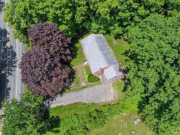 2nd image of 270 Wood St