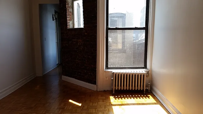 Rented by New York Realty Minimax Inc | media 45