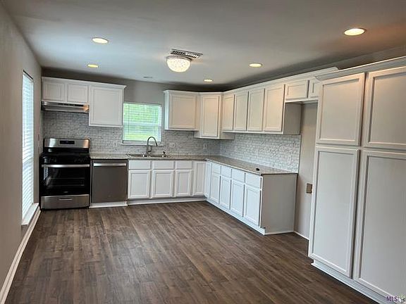 3rd image of 13536 Ellis St