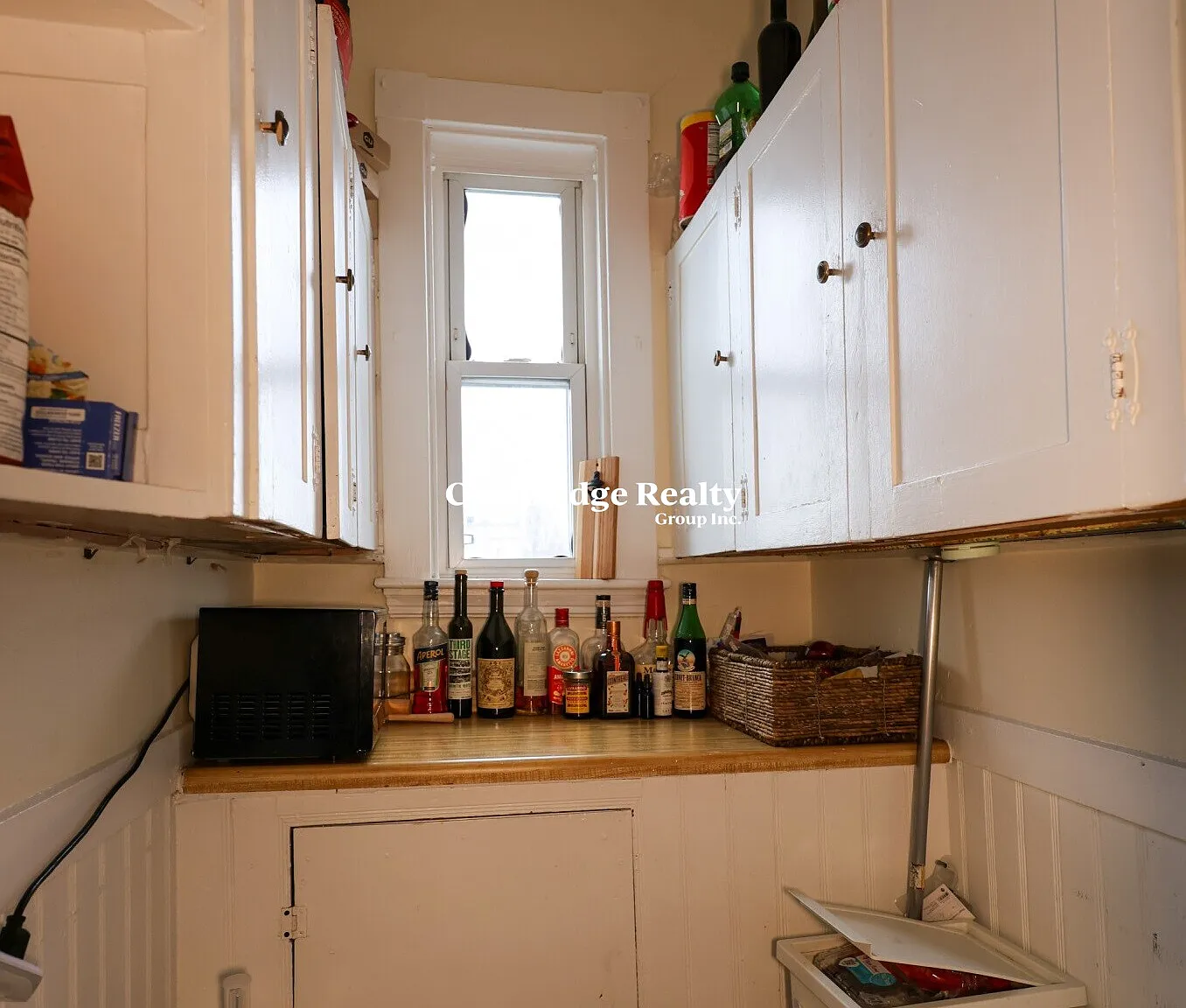 3 bed, 1.0 bath, 1096 sqft, $3,600 — Photo 4