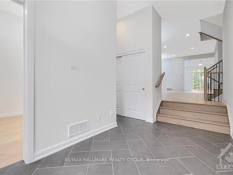177 Lynn Coulter St — Photo 2