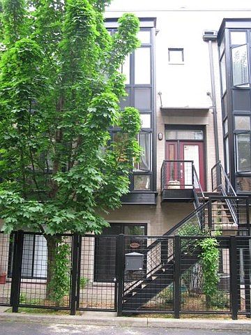 1st image of 1713 W Diversey Pkwy
