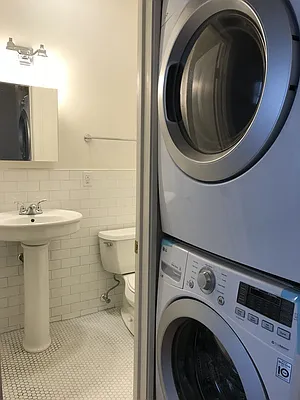 Rented by Nooklyn NYC LLC | media 65