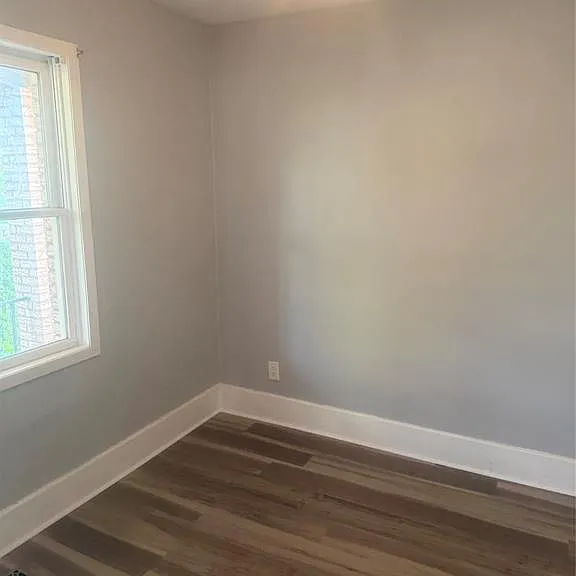 1536 Marentette Ave — Photo 3