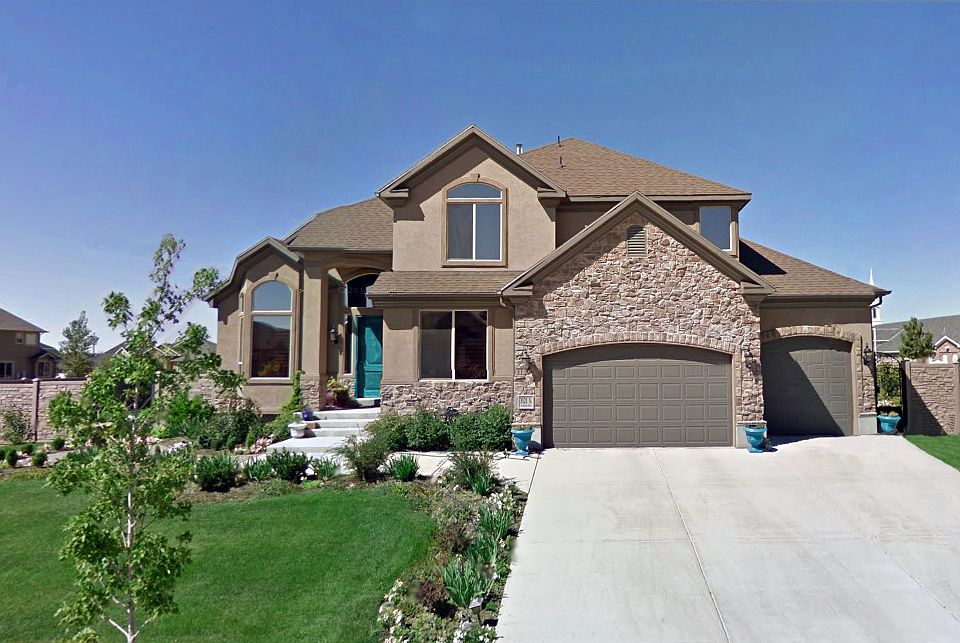 1st image of 3121 N Crest Dr