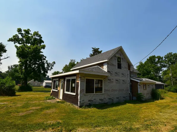 1031 N Agnew St, Winamac, IN 46996