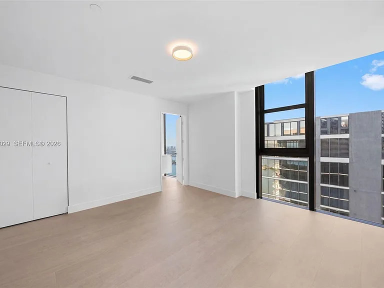 700 NE 24th St #Penthouse 6005 — Photo 23