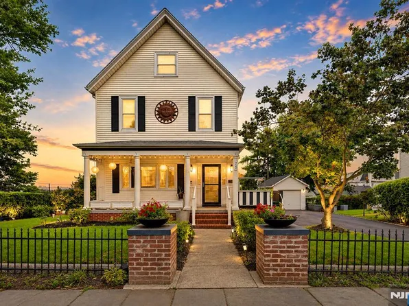 75 Mountain Way, Rutherford, NJ 07070