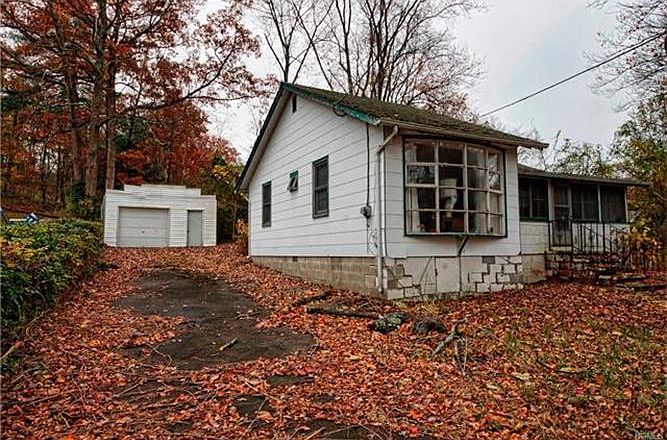 2nd image of 2 Hyler Dr