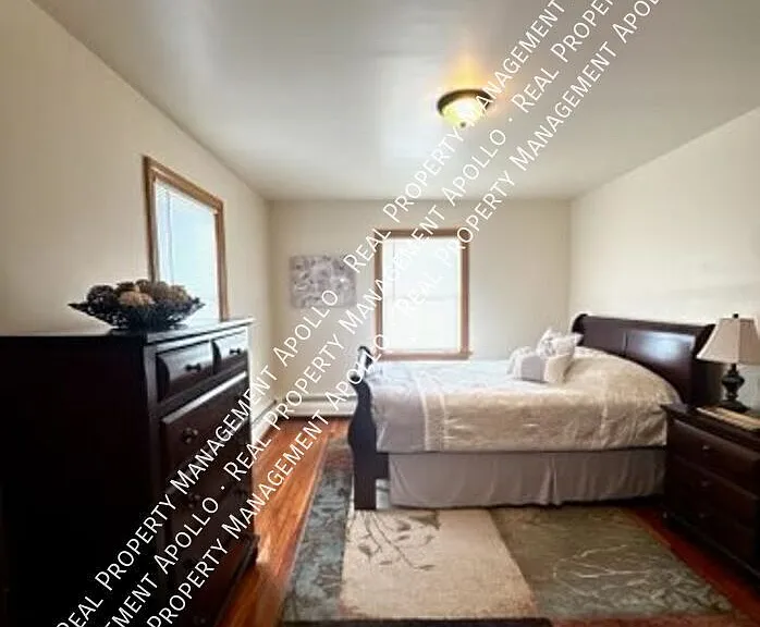 1129 Jordan Ave — Photo 8