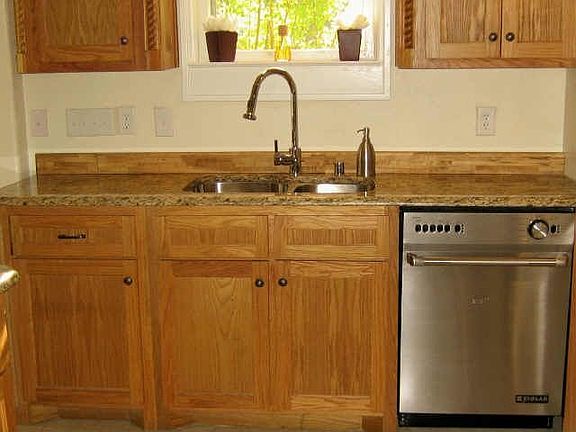 Top of the line appliances, granite countertops