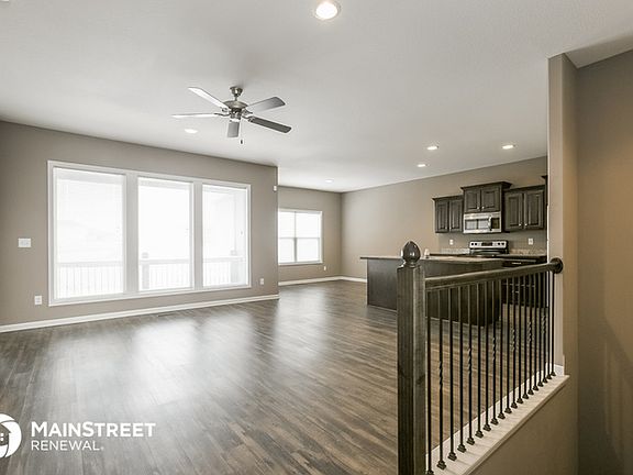 4th image of 200 NE Katie Ct