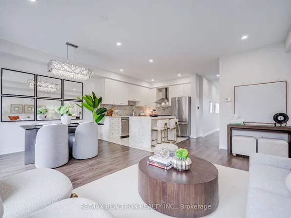 44 Luisa St, Bradford West Gwillimbury, ON L3Z 0P2
