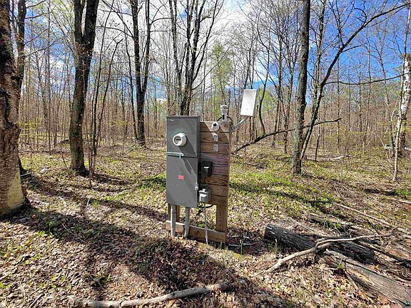 4th image of 1989 N Shore Rd