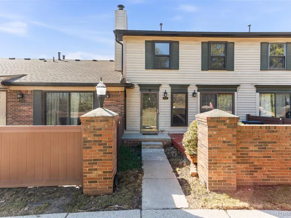 41009 Southwind Dr, Canton, MI 48188