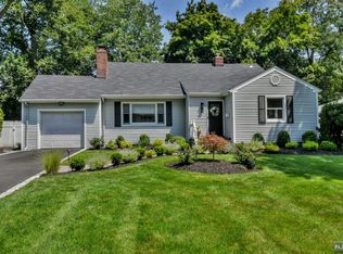 43 Sherwood Dr, Ramsey, NJ 07446