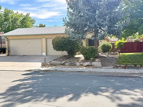 525 E Gault Way Photo 1