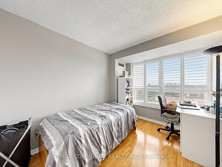 400 McLevin Ave #1410 — Photo 23