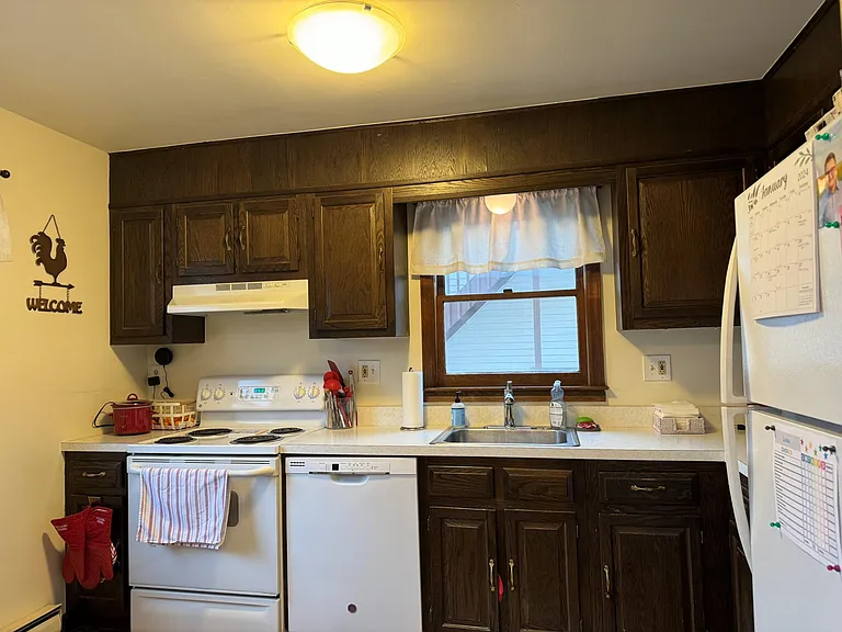 124 Stuart Ave #B — Photo 12