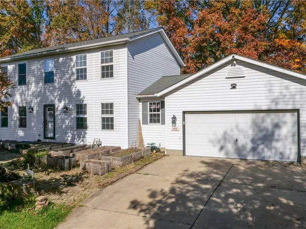 8225 Clover Ln, Garrettsville, OH 44231