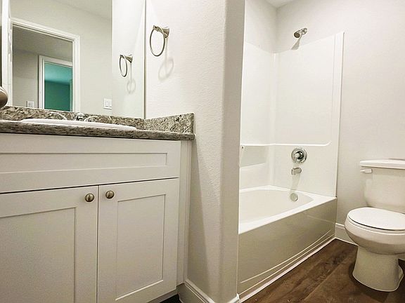 3rd image of 711 S Houston Ave APT C