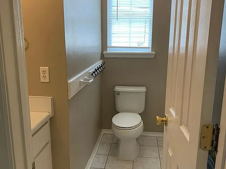1739 Largo Cir — Photo 10