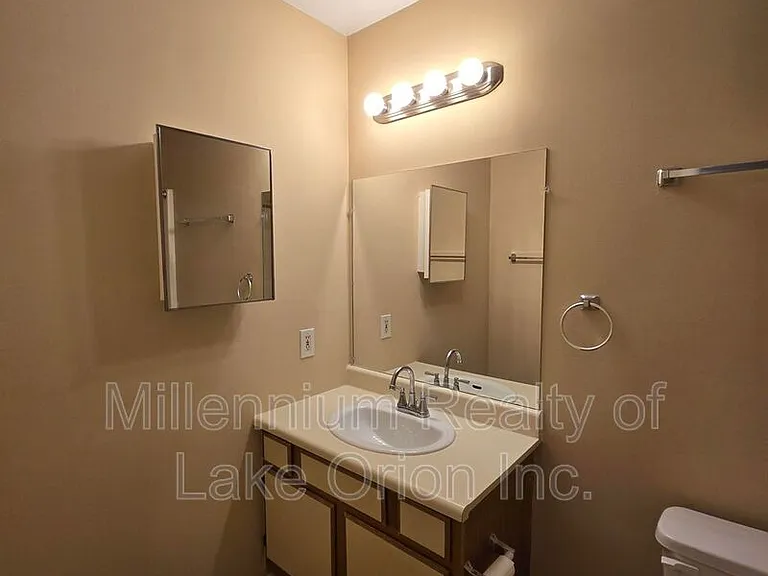 25 Louck St #16 — Photo 9