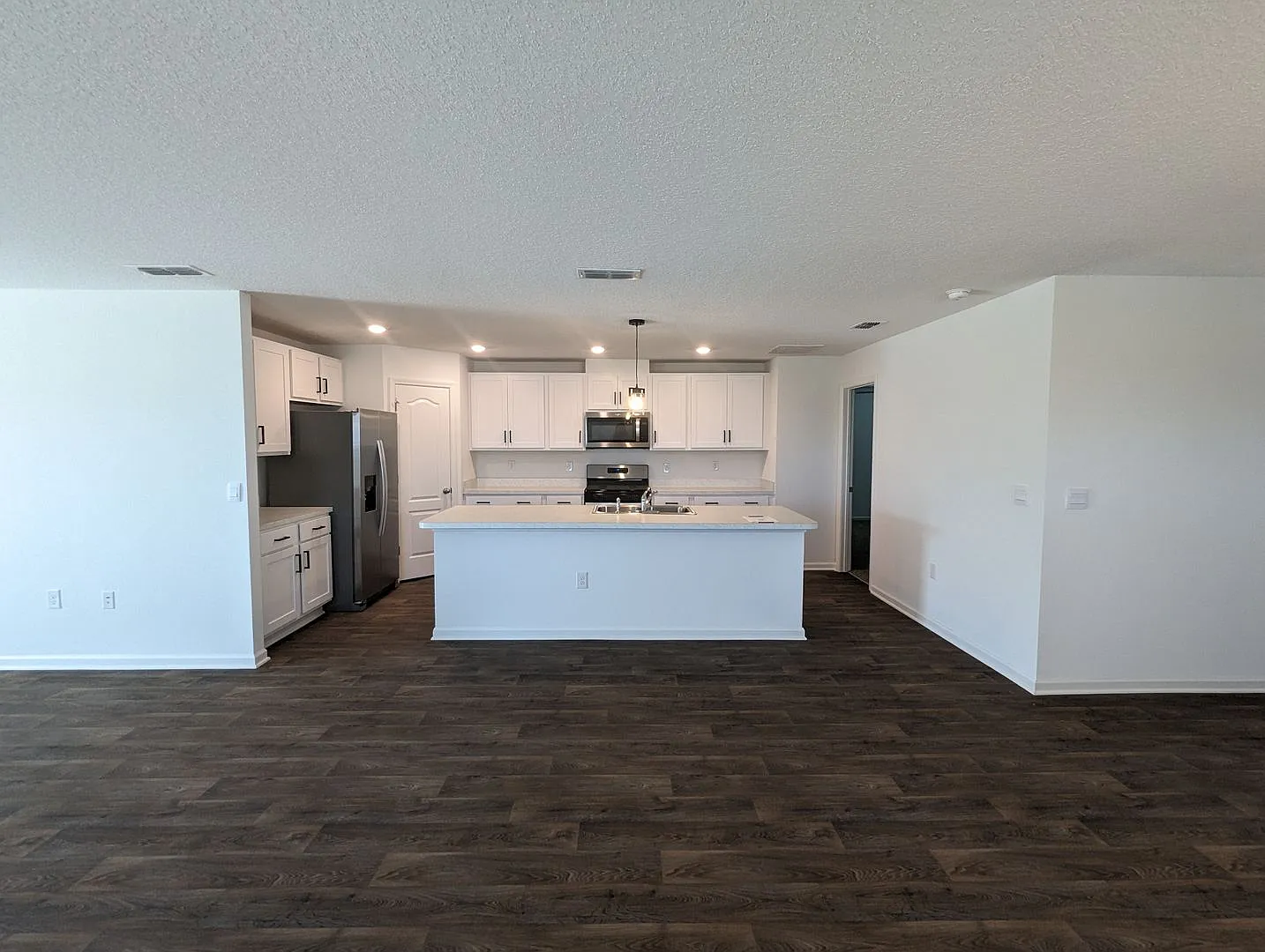 Entrada Subdivision - This 4/2/3 Home With Over 2,140 Sqft And Pond View Is Available!! — Photo 4