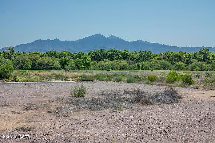 1st image of 70 Sahuaro Ct