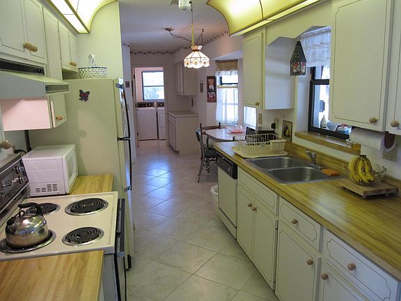 4th image of 6169 Roberta Dr