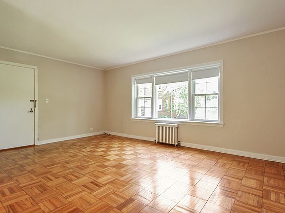 2nd image of 2600 Bennett Ave APT 1E