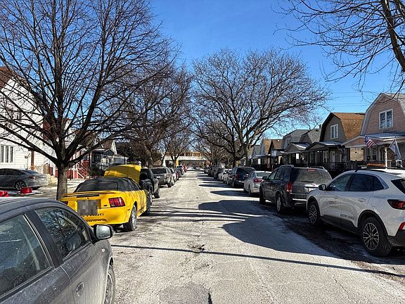 5th image of 3631 W 61st St