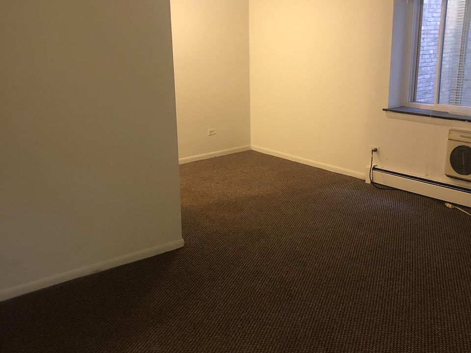 1st image of 514 W Melrose St #203