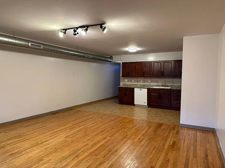 2106 N Albany Ave #GROUND LEVEL — Photo 3