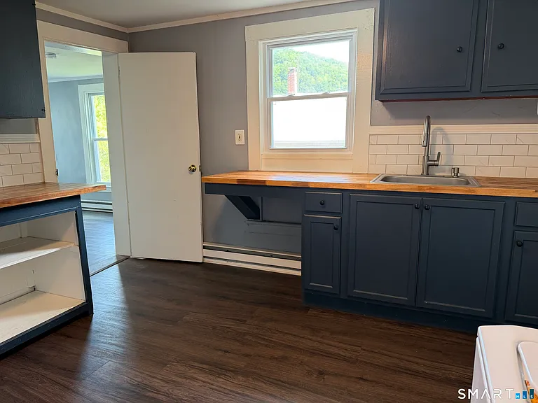 246 Oak St #2 — Photo 4