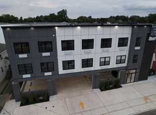 (Undisclosed Address), Bergenfield, NJ 07621