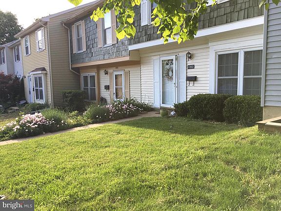 2nd image of 1202 Stonewood Ct