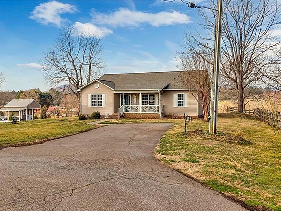 5th image of 155 Jays Meadow Ln