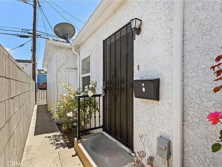 14618 Moorpark St #D — Photo 18