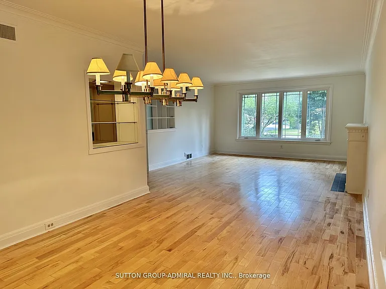 97 Valecrest Dr — Photo 4