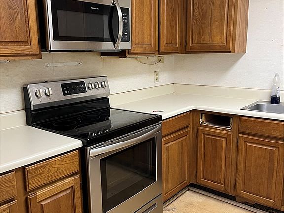 3rd image of 307 Northlake Dr