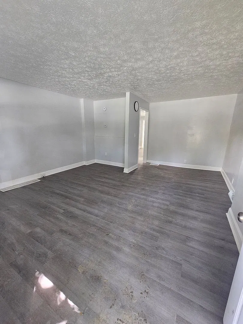 14201 Westropp Ave — Photo 4