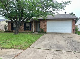 7104 Chatham Rd, North Richland Hills, TX 76182